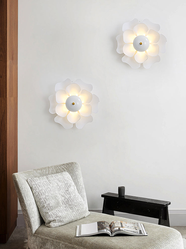 Nordic Style Flower Shape Wall Lamp Indoor Fashion Decoration Wall Sconce with Acrylic Shade