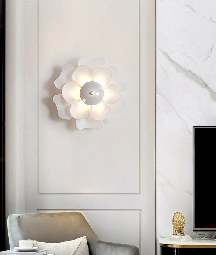 Nordic Style Flower Shape Wall Lamp Indoor Fashion Decoration Wall Sconce with Acrylic Shade