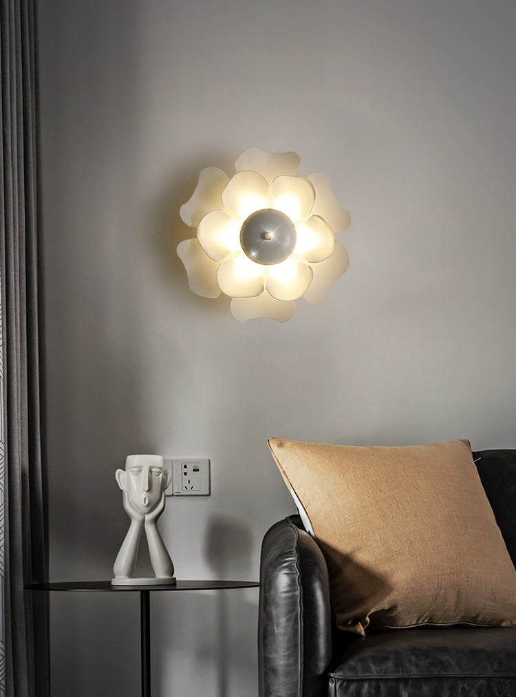 Nordic Style Flower Shape Wall Lamp Indoor Fashion Decoration Wall Sconce with Acrylic Shade
