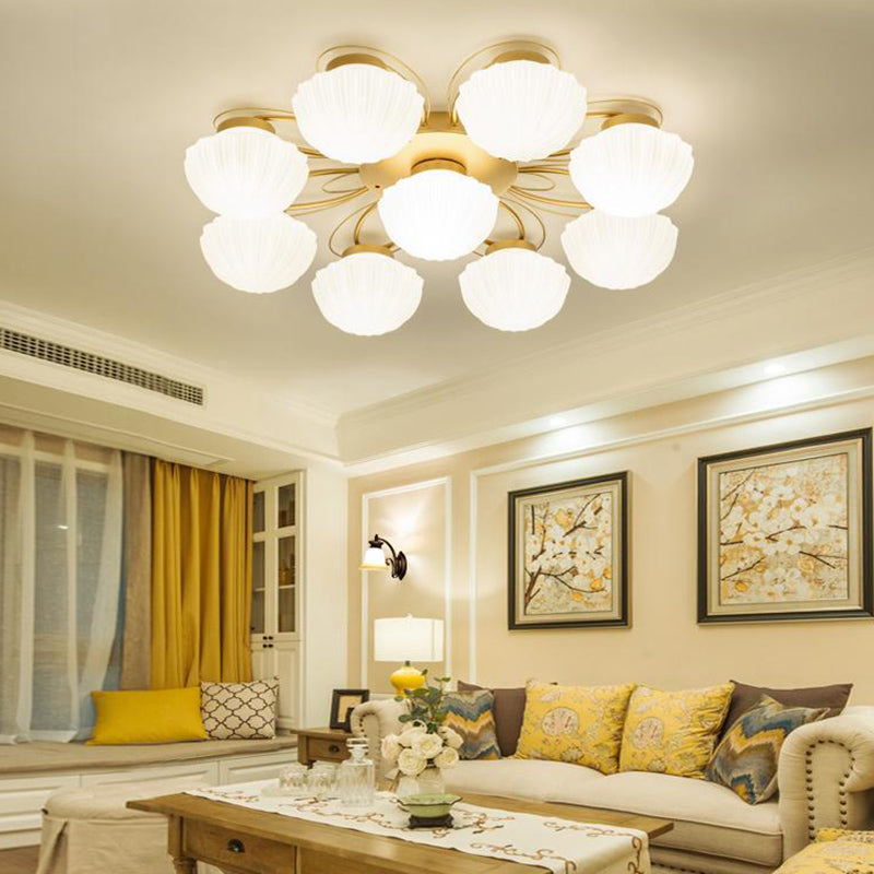 American Traditional Style Plafond Light Mount-Mount avec des coquillages en verre givré blanc Shade en or