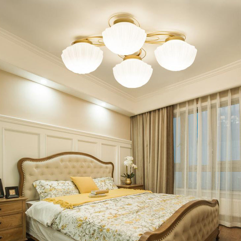 American Traditional Style Plafond Light Mount-Mount avec des coquillages en verre givré blanc Shade en or