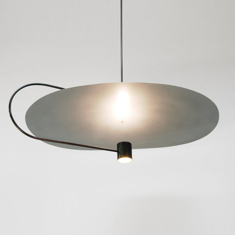 Minimalismo in stile post-moderno LED LIGHT LIGHT Creative Art Metal Art Decorative Hanging Lampada per soggiorno