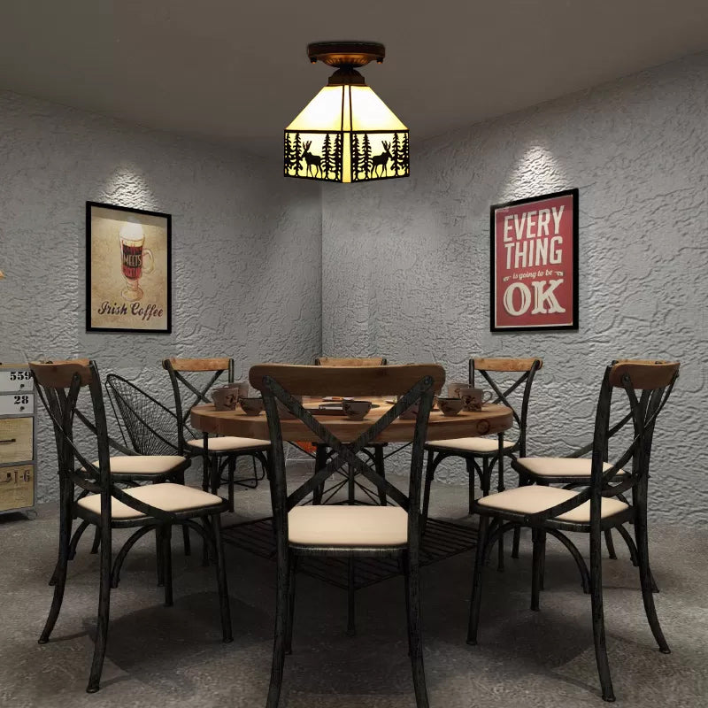 Plafonnier Mission, semi-plafonnier géométrique en beige avec abat-jour en verre artistique et motif de cerf pour chambre à coucher