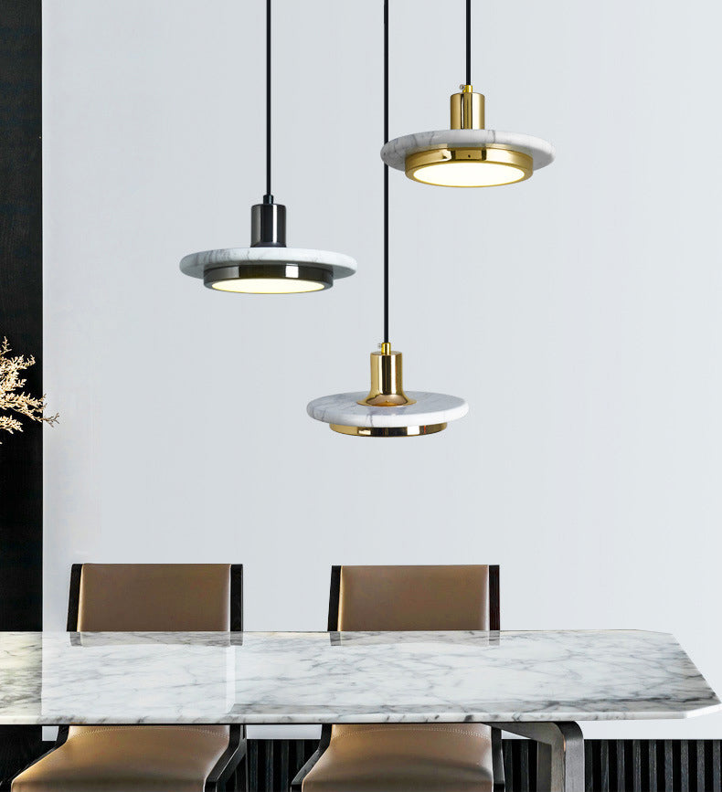 Kappengeformte Marmorhängeblocke Leuchte minimalistische LED -Anhängerbeleuchtung für das Restaurant