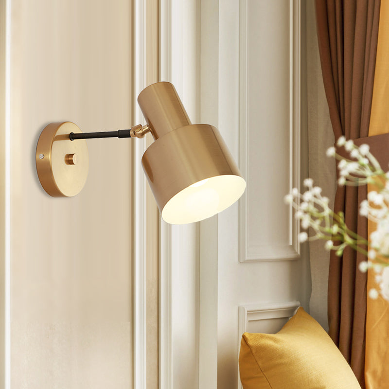 1 Bulb Round Wall Lamp Modernist Gold Finish Iron Wall Sconce Light with Adjustable Arm