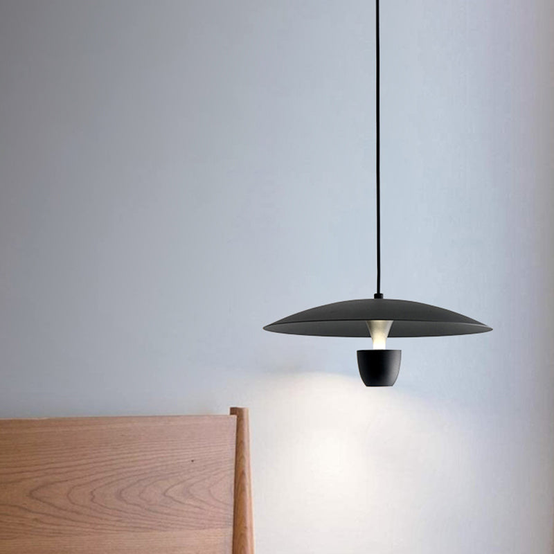 Noordse moderne creatieve metalen hanglampje Zwart vliegende schotel LED -ophanging Licht voor slaapkamer