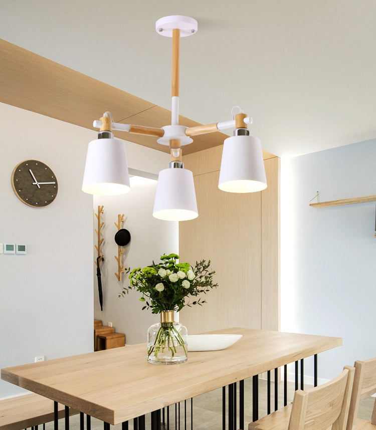 Radialer hölzerner Kronleuchter nordischer Pendelleuchte mit sich verjüngter Metallschatten