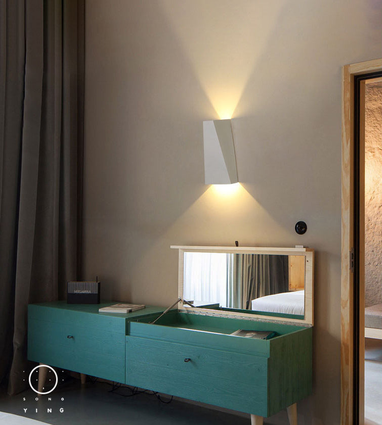 Moderne geometrische wandbevestiging verlichting metaalachtige wandgemonteerde verlichting voor woonkamer