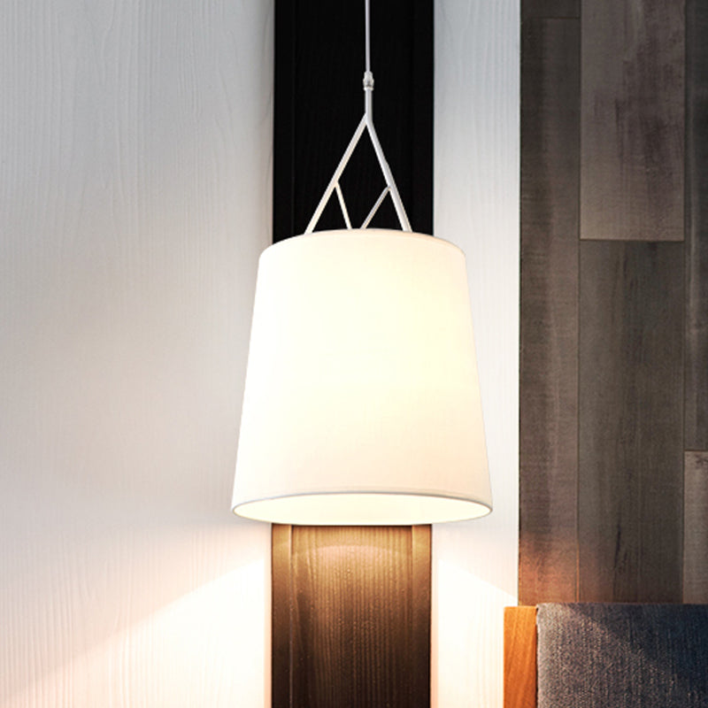 Colgante de suspensión cónica de tela moderna LED en blanco/negro Lámpara colgante colgante para sala de estar