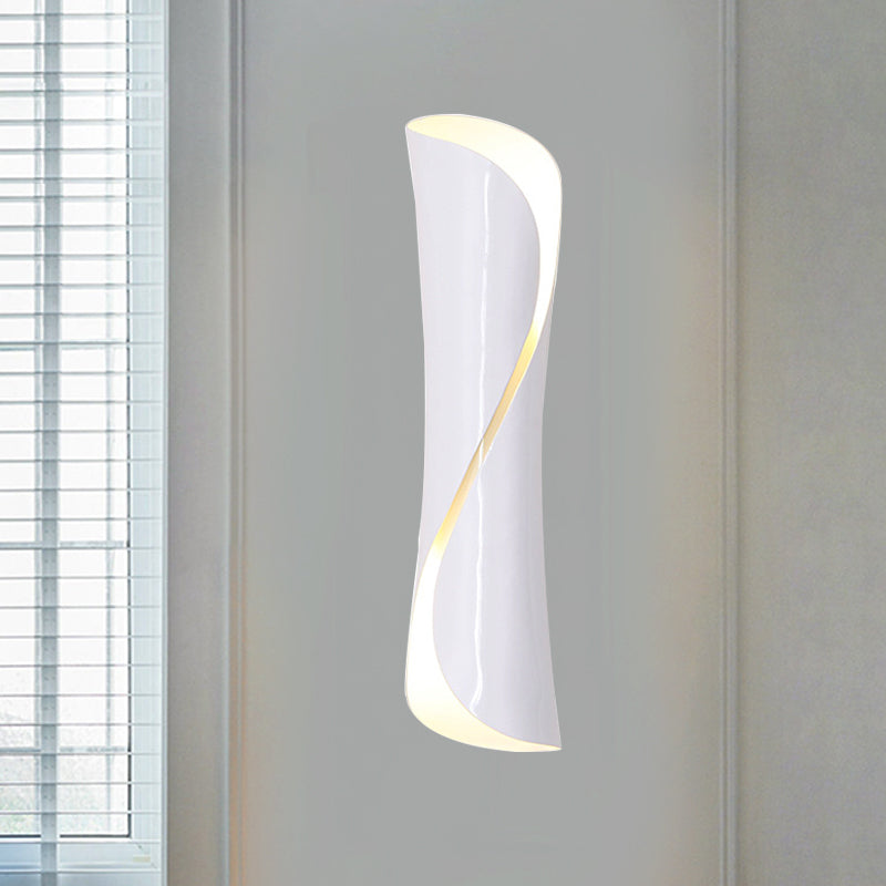 Speciatura da parete della superficie di ferro attorcigliata 21,5 "/31" larga coloniale 2 lampadine nera/bianca.