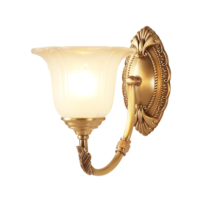 Mémorloqueur Curbe Curved Sconce Style classique 1/2-Bulb Bedroom Wall Lampe With Opal Glass Petal Shade