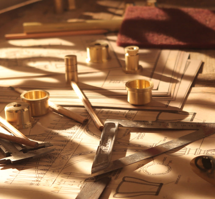 Copper de mur en forme de sablier clair