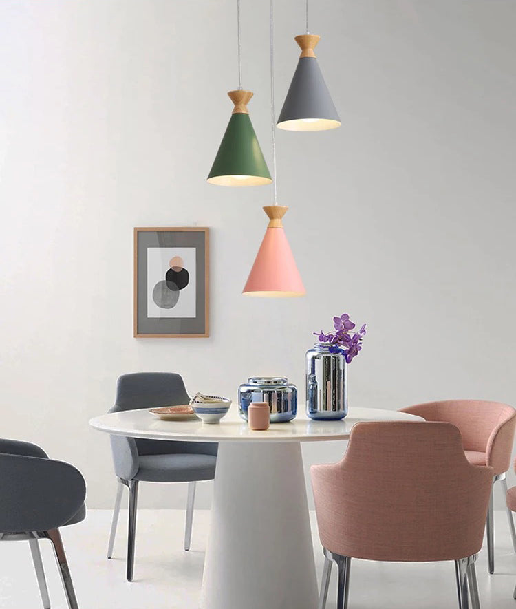 Nordique minimalisme macaron de lumière suspendue avec de la nuance conique en métal lampe à chevet en bois simple