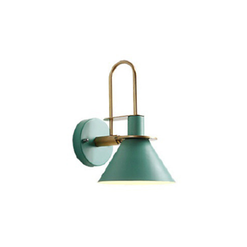 Lampade a parete cono di semplicità postmoderna Fissature di illuminazione da parete in metallo per camera da letto