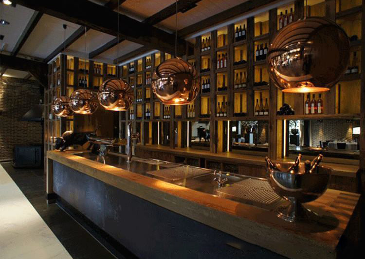 Luz colgante de 1 globo de 1 luces con sombra de vidrio de espejo electrochalado de bronce Simplicidad contemporánea Fixtura de iluminación de comedor