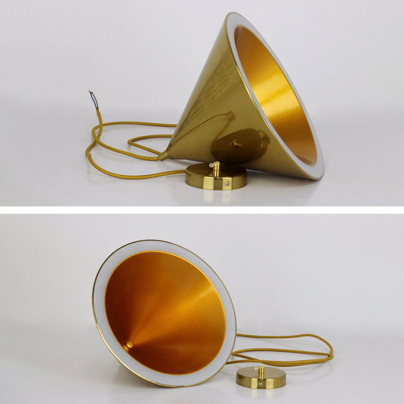 Minimalisme post-moderne Éclairage de pendentif en métal d'or en métal à 1 lumière pour chambre à coucher