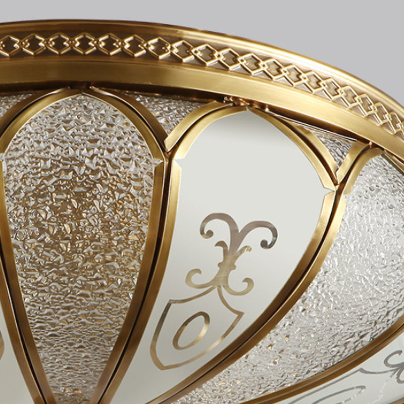 Sala da pranzo smerlata Montaggio semi-flush Glass OPACA coloniale 4 lampadina in ottone.