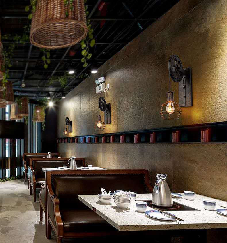 Vintage Industrial Pulley Plug-In Wall Sconce Lights Metallic Wall Sconce Lighting for Restaurant