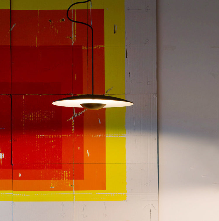 Schwarz UFO-Form Minimalismus-Stil LED Hängende hängende leichte postmoderne Metallbeleuchtung für Wohnzimmer