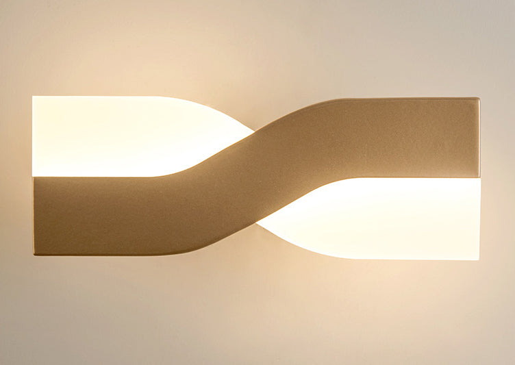 Contemporary Style Wall Light Rotatable LED Acrylic Sconce Light Fixture for Bedside