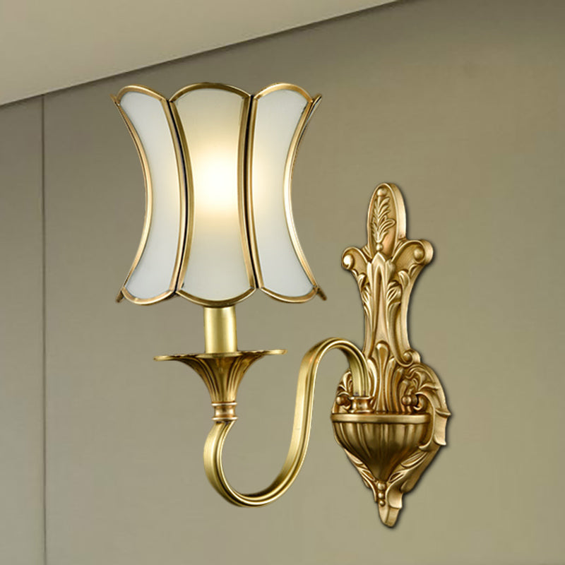 Traditional Curvy Sconce Light Fixture 1/2-Bulb Brass Metal Wall Lamp for Bedroom