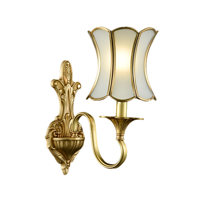 Traditional Curvy Sconce Light Fixture 1/2-Bulb Brass Metal Wall Lamp for Bedroom