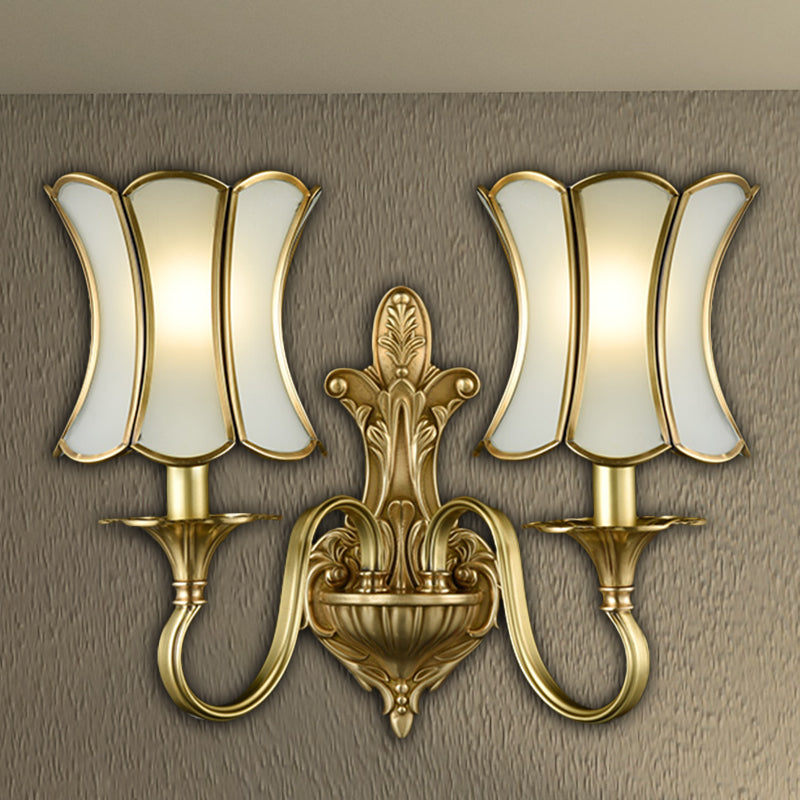 Traditional Curvy Sconce Light Fixture 1/2-Bulb Brass Metal Wall Lamp for Bedroom