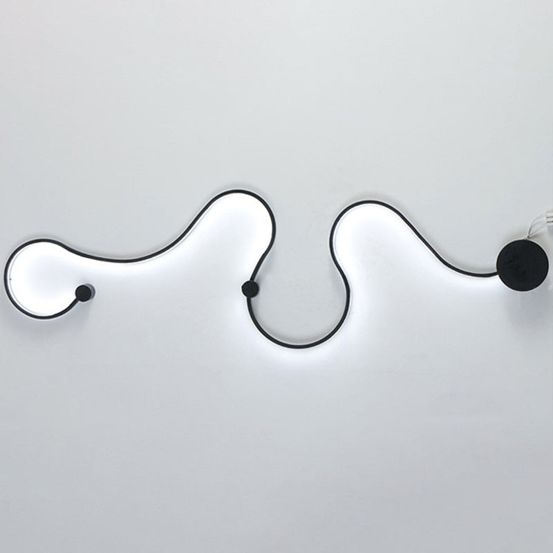 Modern Creative Simple Curved Aluminum LED Black Wall Lights
