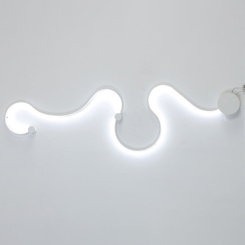 Modern Creative Simple Curved Aluminum LED Black Wall Lights