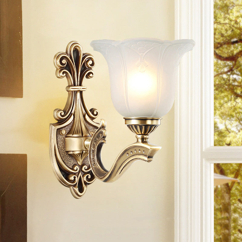 Moup de support en laiton métallique Sparted 1/2-Light Classic Élégant élégant luminaire mural avec Opal Glass Petal Shade