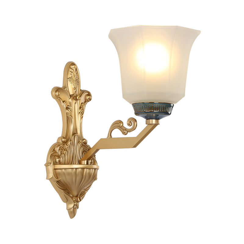 Luce montata a parete da 1/2 luci con tonalità svasata vetro opale vintage alla moda da letto a parete in ottone