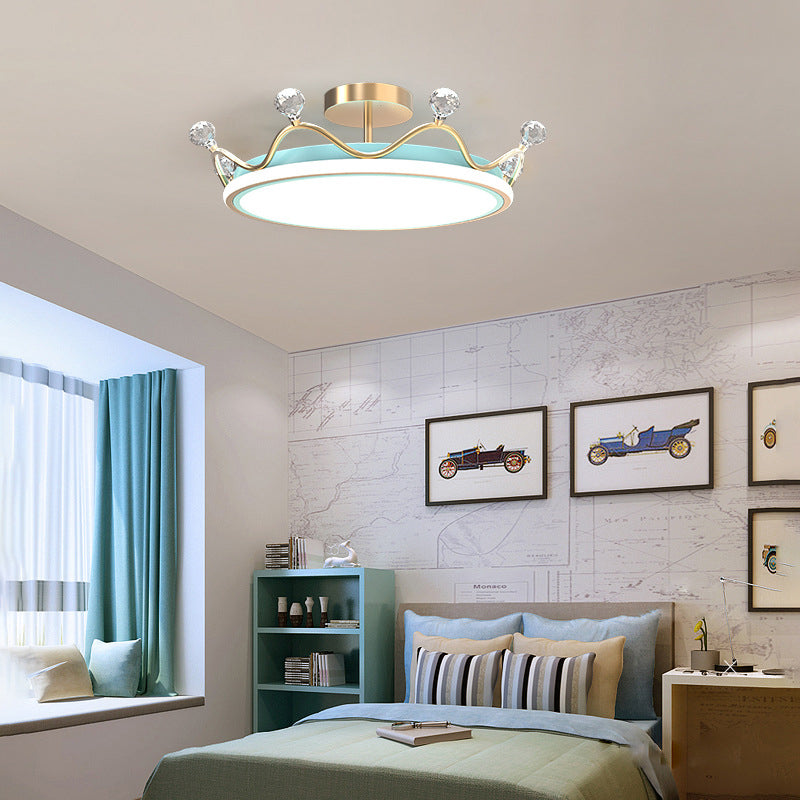 Metalen kroon dicht bij plafondlamp Moderne LED Semi Flush Mount Light Fixture voor kinderslaapkamer