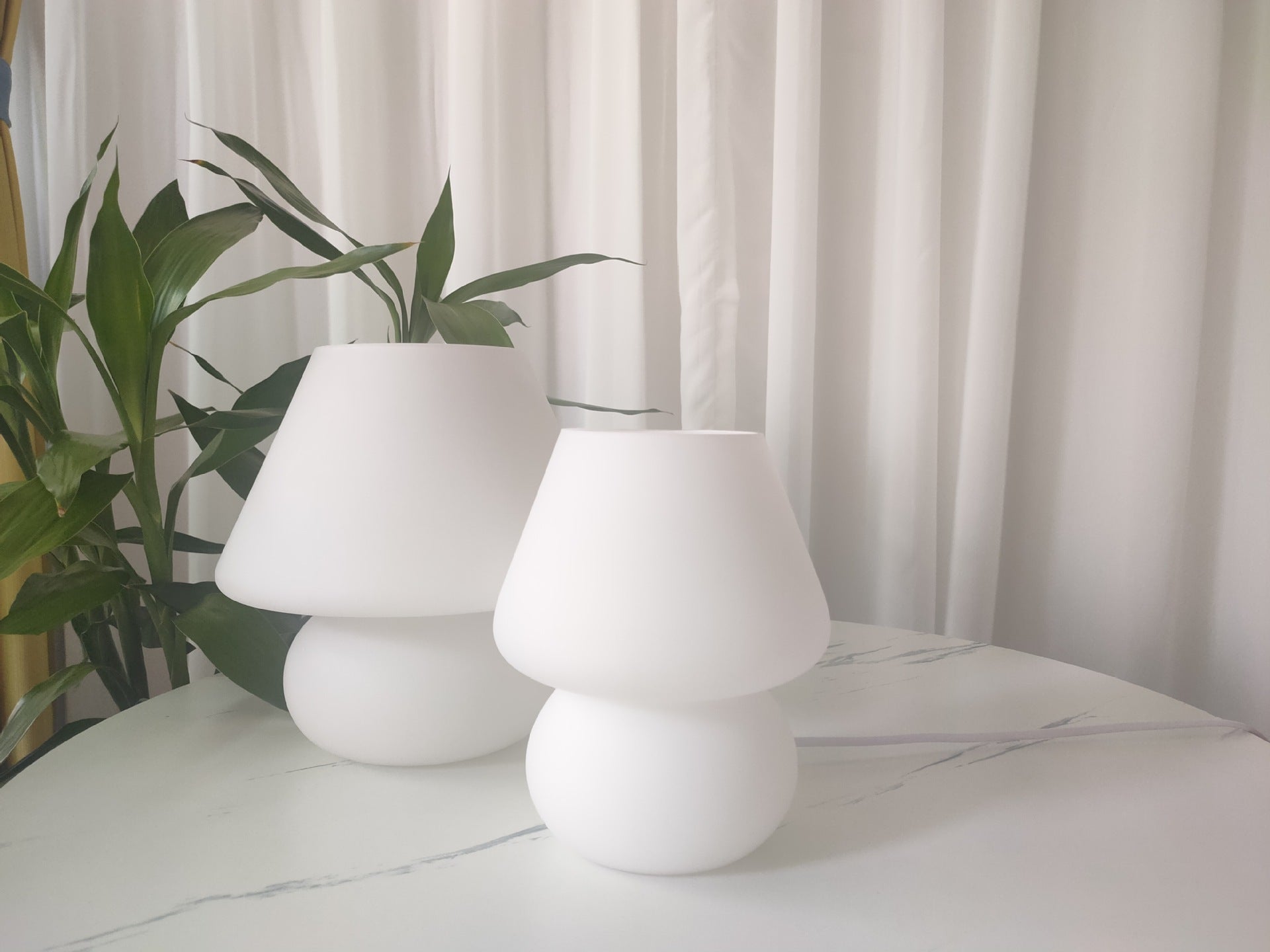 Trendy Pilzform geformtes Tisch leichte Makkaronglas 1-Licht-Nachttischlampe für Schlafzimmer