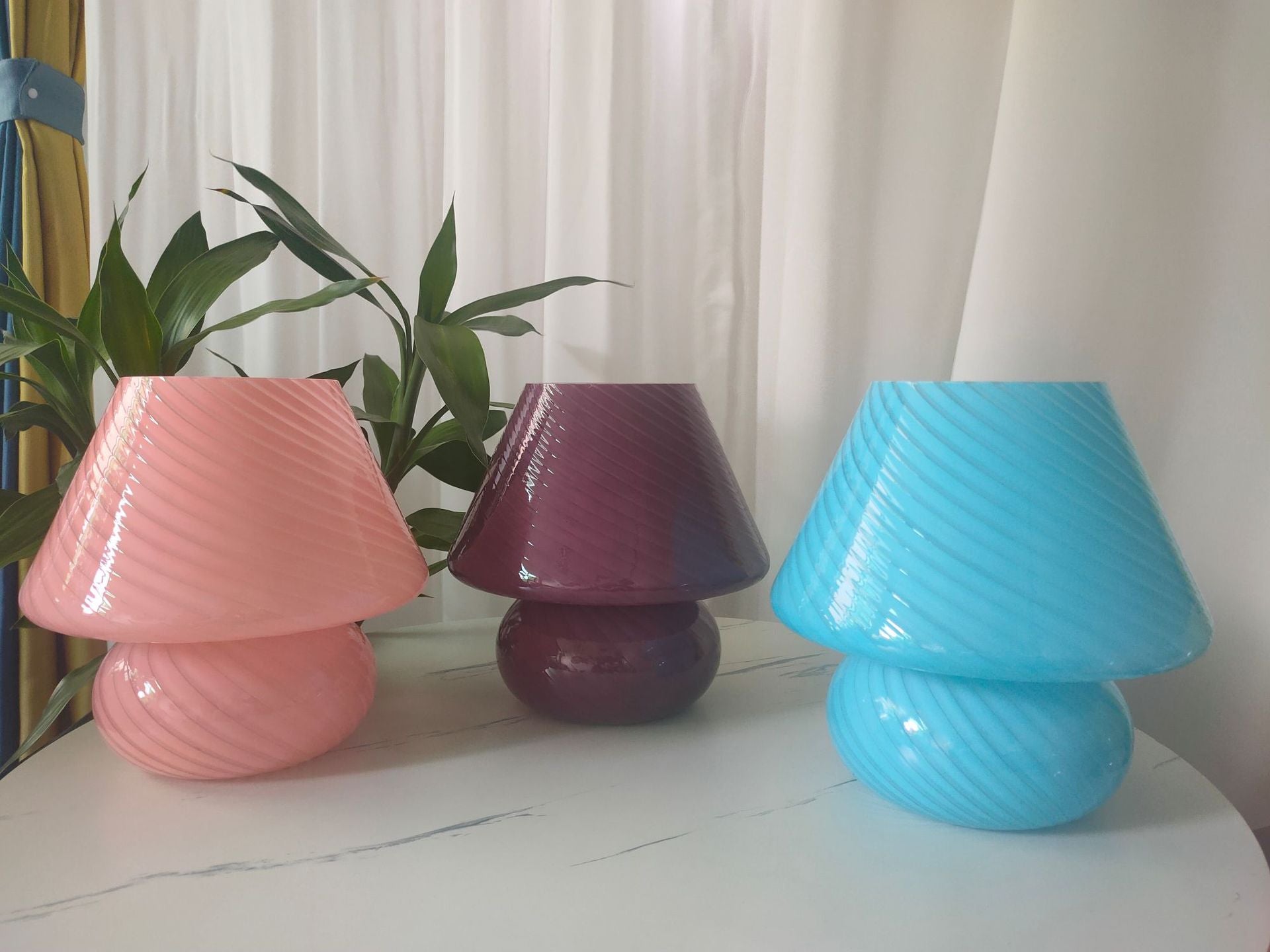 Trendy Pilzform geformtes Tisch leichte Makkaronglas 1-Licht-Nachttischlampe für Schlafzimmer