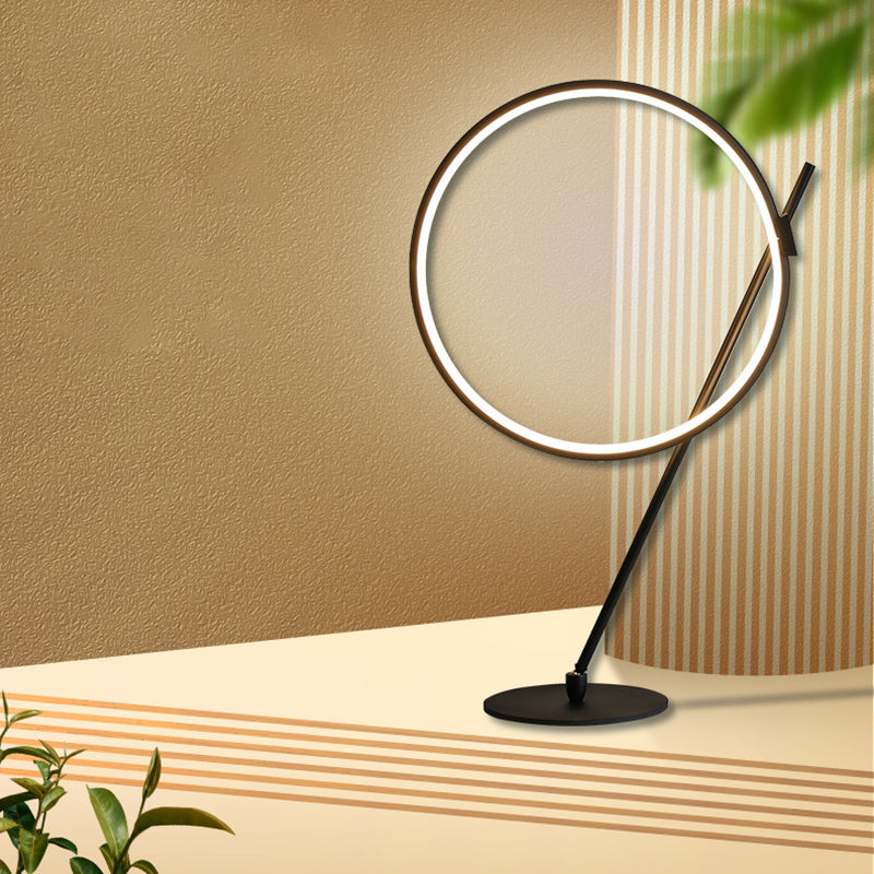 Modern Minimalist Style Round Strip LED LAMPAGGIO LAMPAGGIO METALE LIGHT per camera da letto