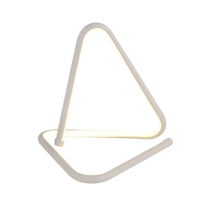Modern Minimalist Minimalist Curved LED Lampada da tavolo Metal Table per soggiorno camera da letto