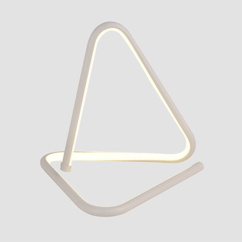 Modern Minimalist Minimalist Curved LED Lampada da tavolo Metal Table per soggiorno camera da letto