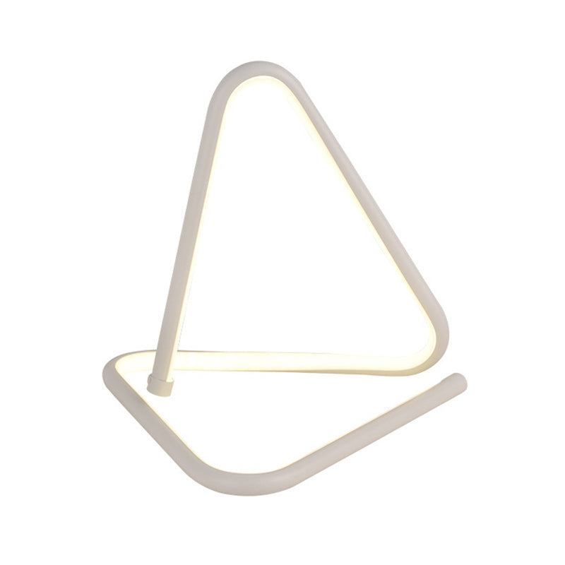 Modern Minimalist Minimalist Curved LED Lampada da tavolo Metal Table per soggiorno camera da letto