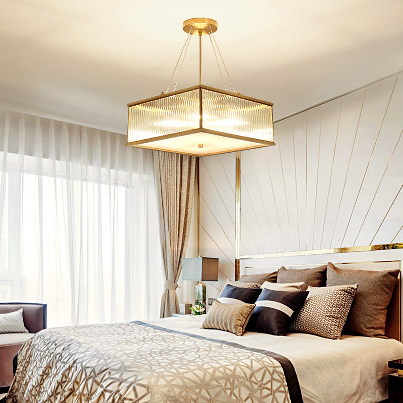 Square Clear Faceted Crystal Suspension Lampe postmoderne 4 Lichter Messing Hanging Kronleuchter