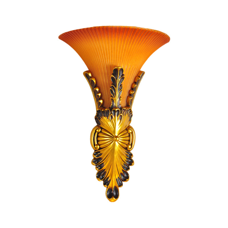 Lampe murale de cloche en verre jaune style traditionnel 1 éclairage d'écran de couloir clair en bronze / or