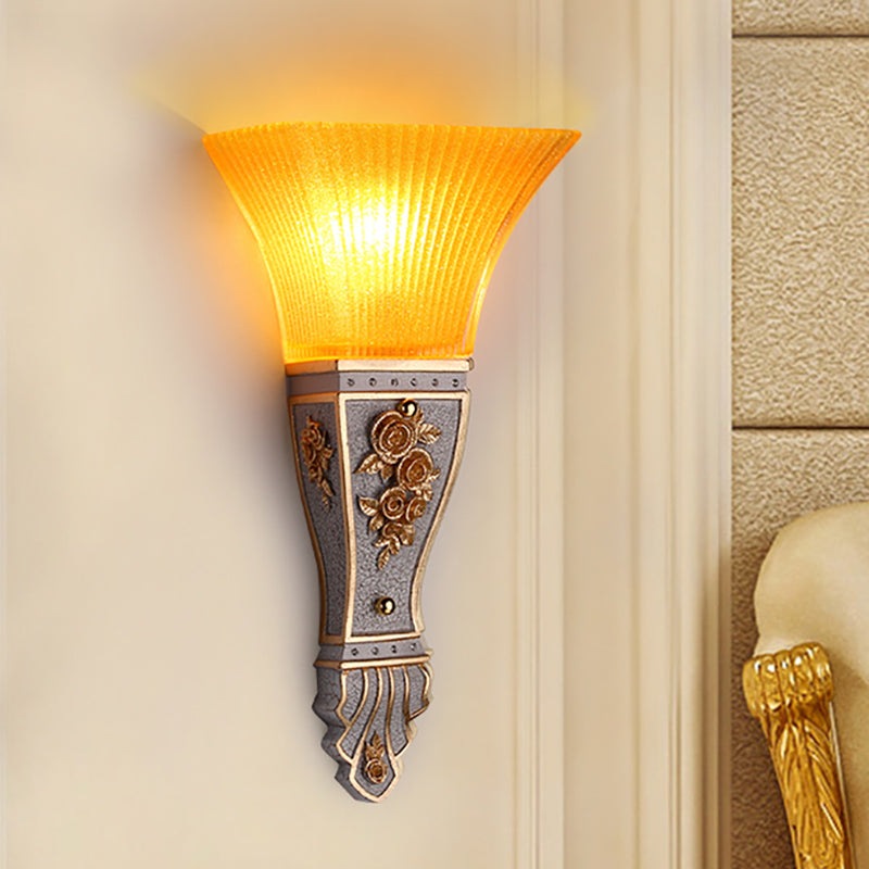1 Kopfleuchte Leuchte Moderner Stil ausgestattet Schatten gelbe Glas und Harzwandhalterung Licht in Gold/Weiß