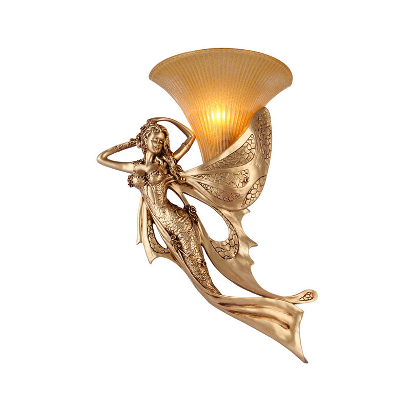 Sirène dorée lampe murale de style vintage résine 1 application murale de chevet bulbe avec ombre en verre ambre de cloche, à gauche / à droite