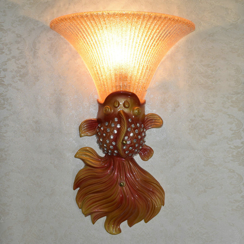 Rot/golden 1 Leichte Wandleuchter Lodge Stylische Harzfischform Wandhalterung Licht mit bernsteinfarbenem Glasglocke