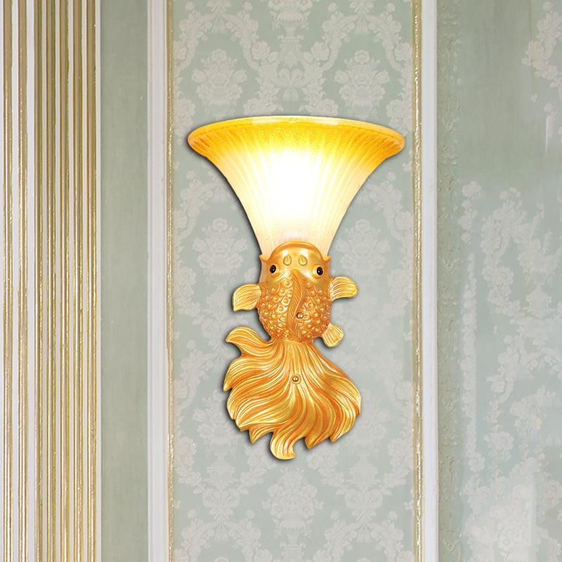 Fischform Harz Wandleuchter Country 1 Head Restaurant Rot/Gold Finish Wandhalterung mit Bernsteinglas Glocke Schatten