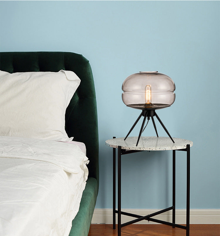 Lámpara de mesa de vidrio de estilo nórdico de 11.5 "de ancho Design Base de trípode negro Luz de la parada de batería para el dormitorio