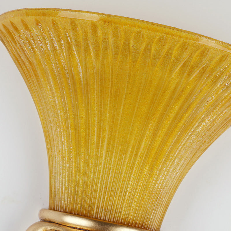 Flared Shade Nacht Nachtwand Modern Modernes Bernsteinglas 16 "/20,5" W 1 Glühbirnenbronze Finish Wandleuchte mit Pfauenschwanzdesign