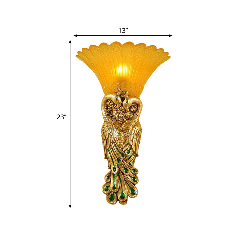 Flared Corridor Lampe Lampe Land Bernsteinglas und Harz 1 Kopf Gold/Leicht Gold Finish Wandleuchte mit Pfauendesign