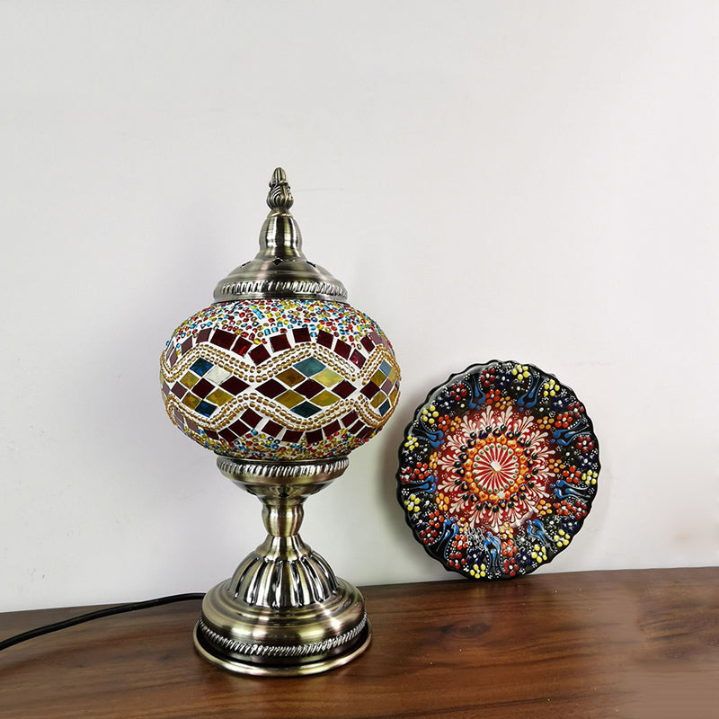 Lampe de bureau marocaine en verre teinté avec abat-jour globe, lampe de table de chambre à coucher à 1 lumière en bronze