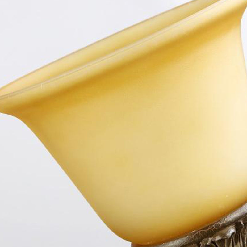 Lampada di pane con pale di vetro ambra svasato tradizionale 1 lampada montata a parete per angolo leggero in bronzo con braccio vorticoso