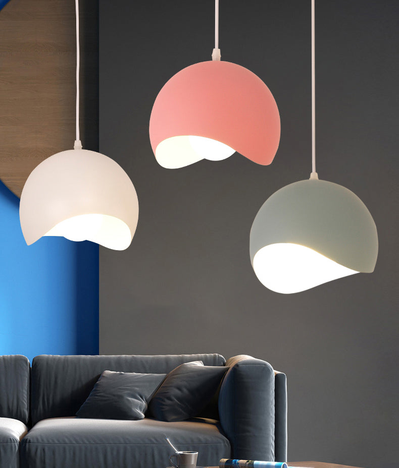 Lámpara colgada con cúpula de aluminio Macaron de 1 luce con diseño de borde de olas